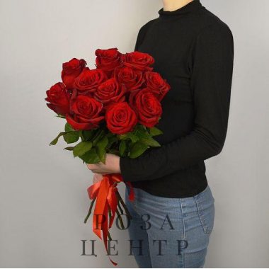 11 красных роз 60 см