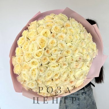 Огромный букет из 101 пионовидной розы Канделайт (Эквадор)