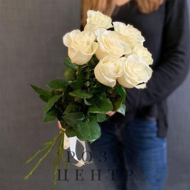 7 белых роз Эквадор 60 см