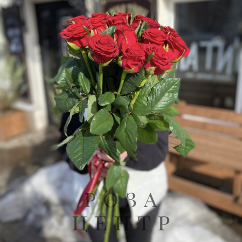 15 красных роз 70 см 15 красных роз 70 см