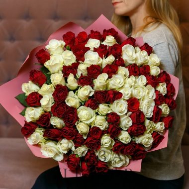 Букет из 101 красной и белой розы Standart