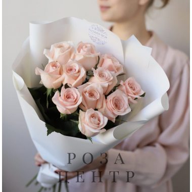 Розовые розы в белом оформлении №1024