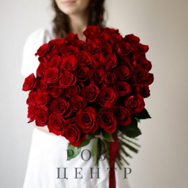 Розы красные в ленту (51 шт) №1724