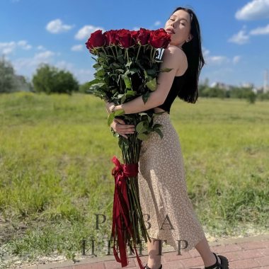 Высокие красные розы 130 см (35 шт.)
